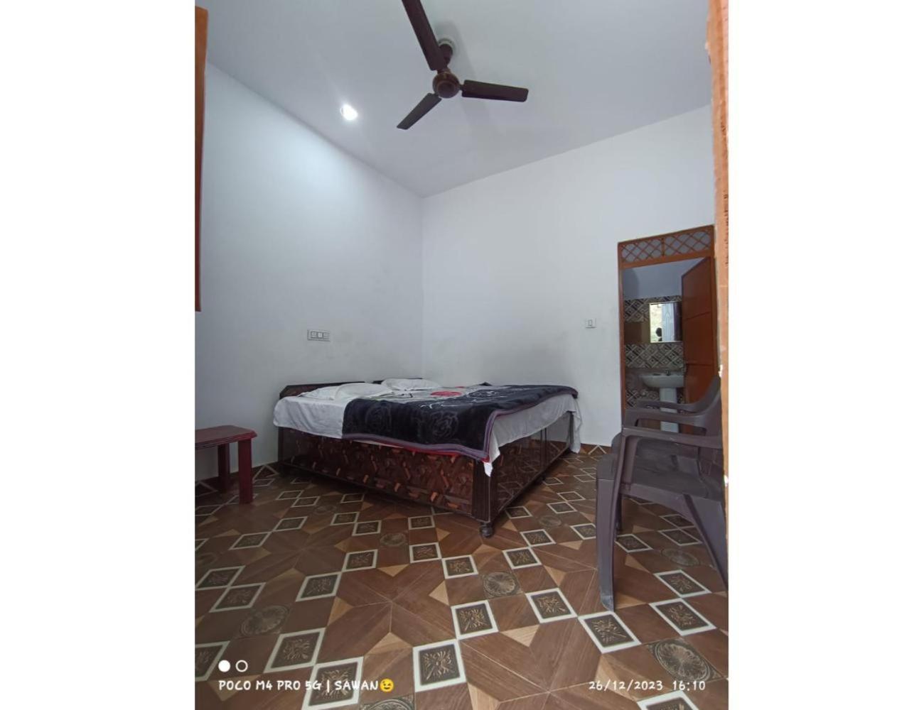 Anand Home Stay And Hotel, Phata Exterior photo